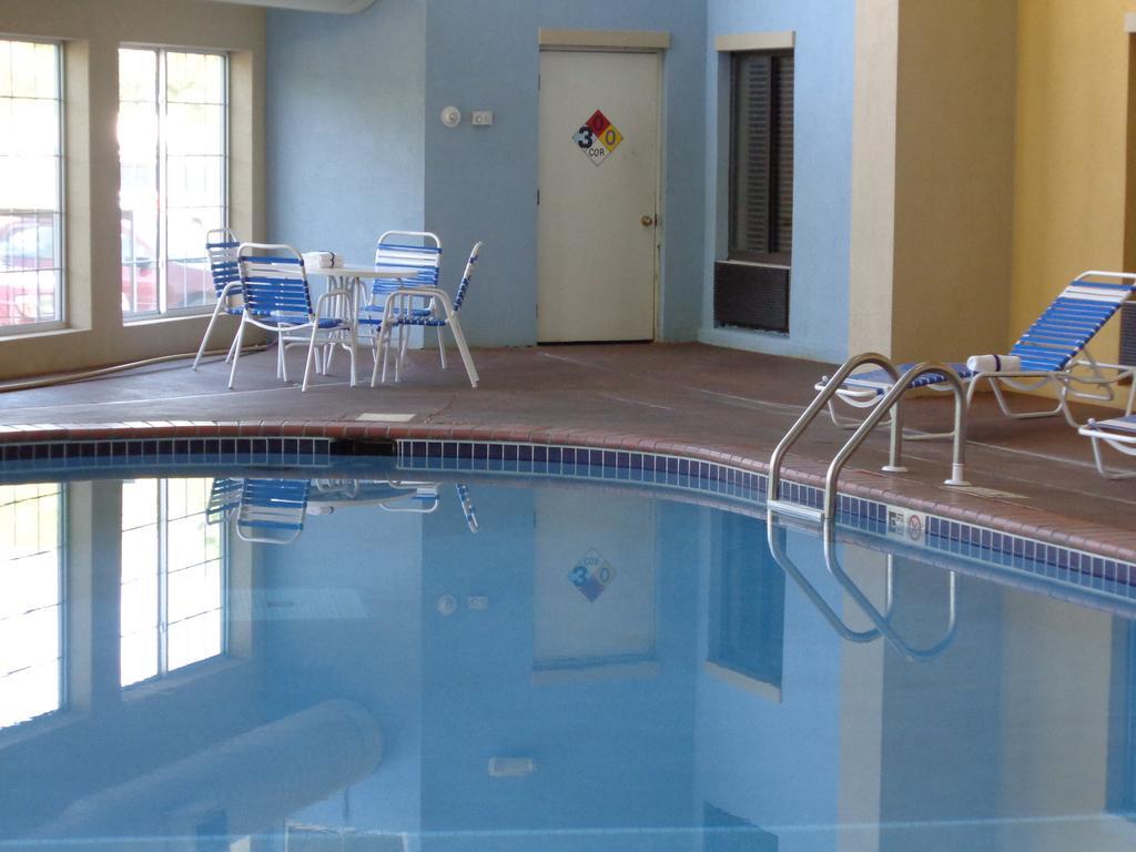 Americinn By Wyndham Johnston Des Moines Urbandale Esterno foto