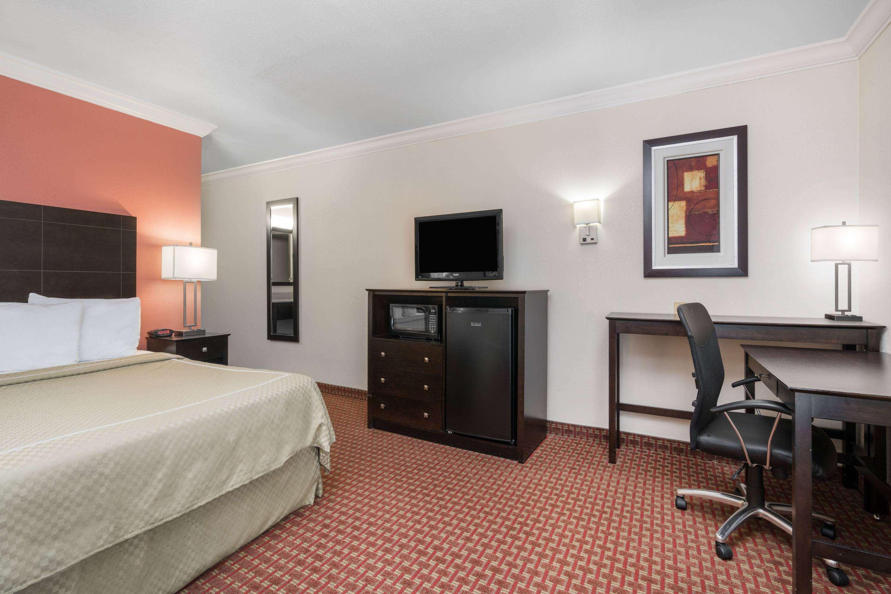 Americinn By Wyndham Johnston Des Moines Urbandale Esterno foto