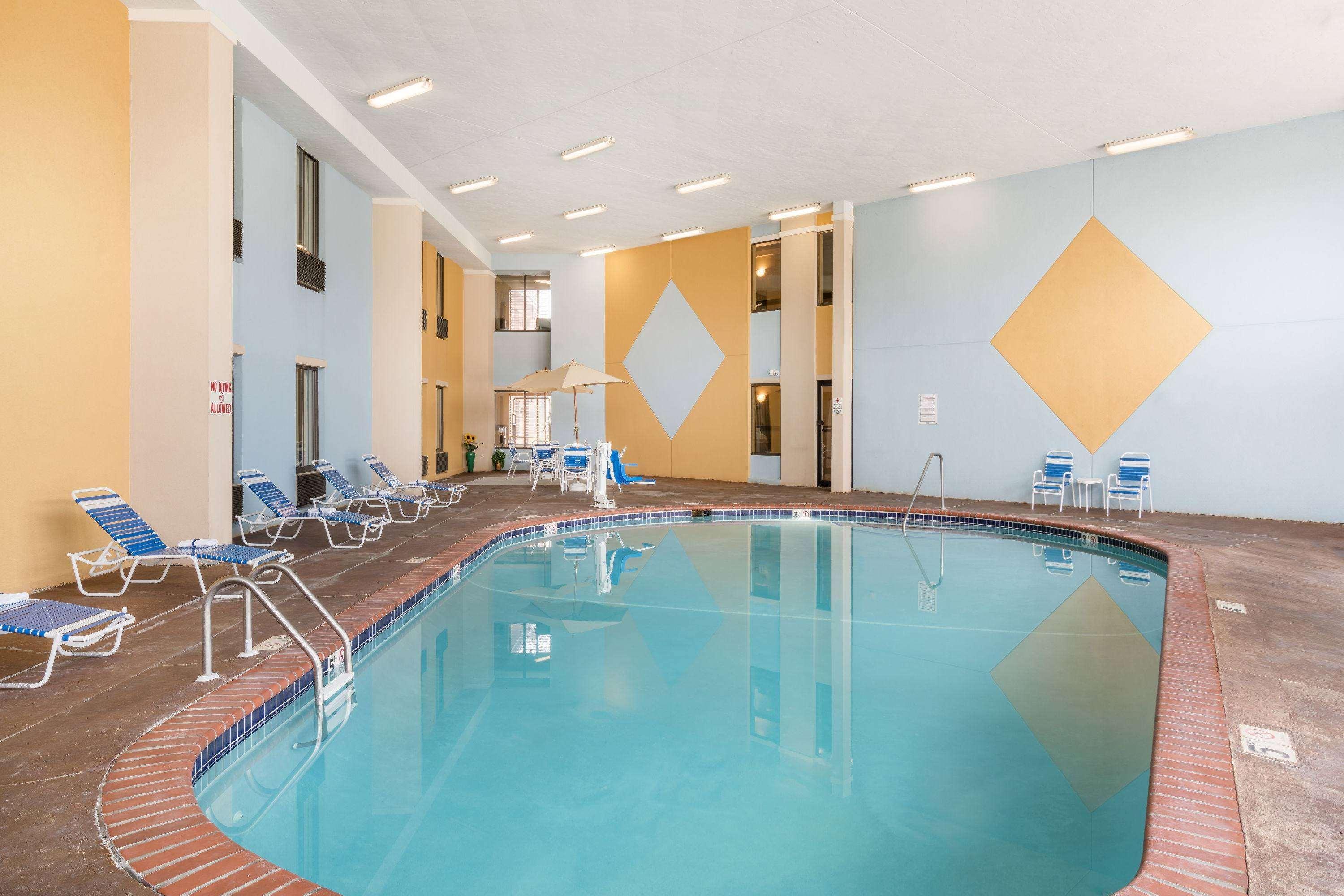 Americinn By Wyndham Johnston Des Moines Urbandale Esterno foto