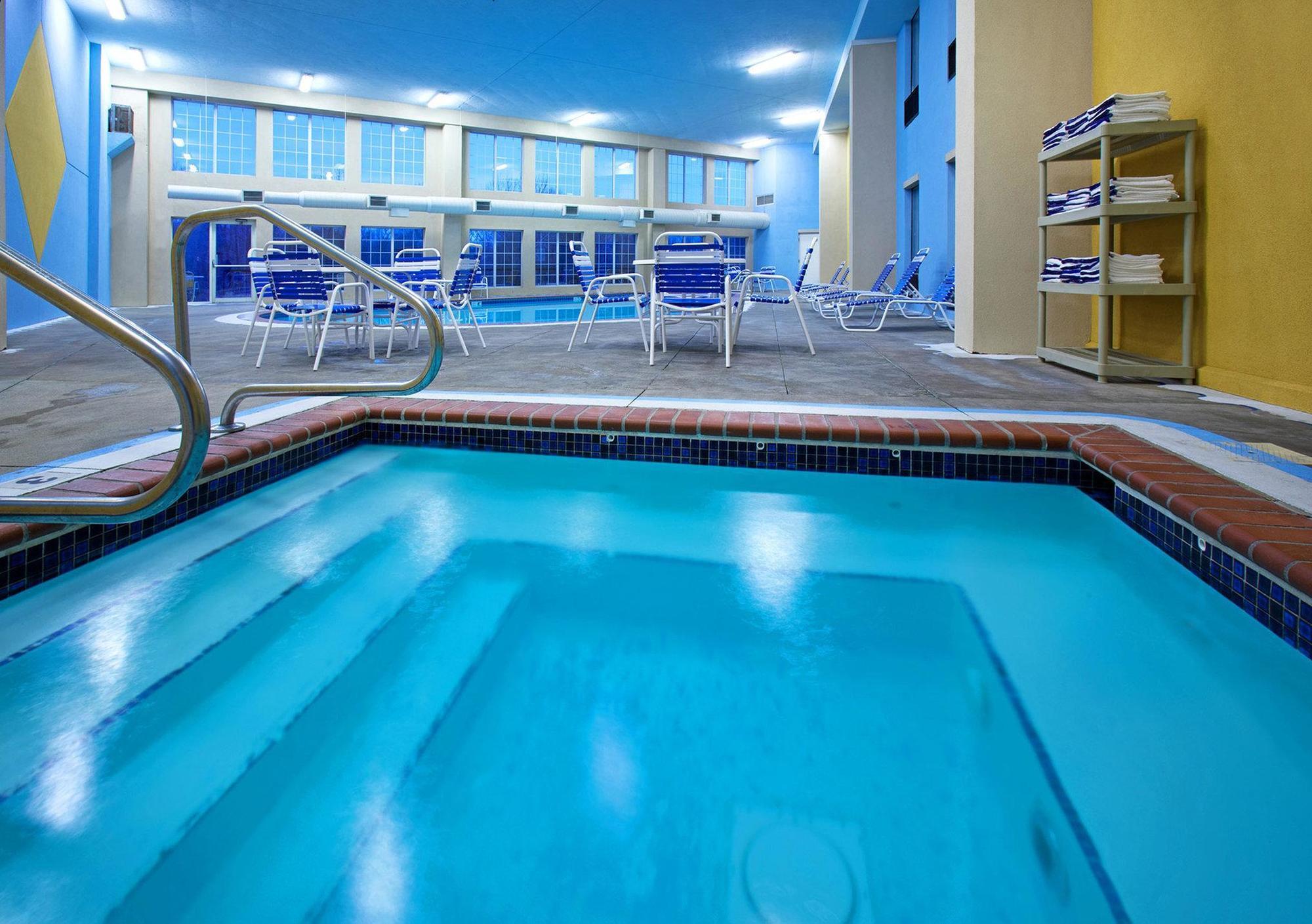 Americinn By Wyndham Johnston Des Moines Urbandale Esterno foto