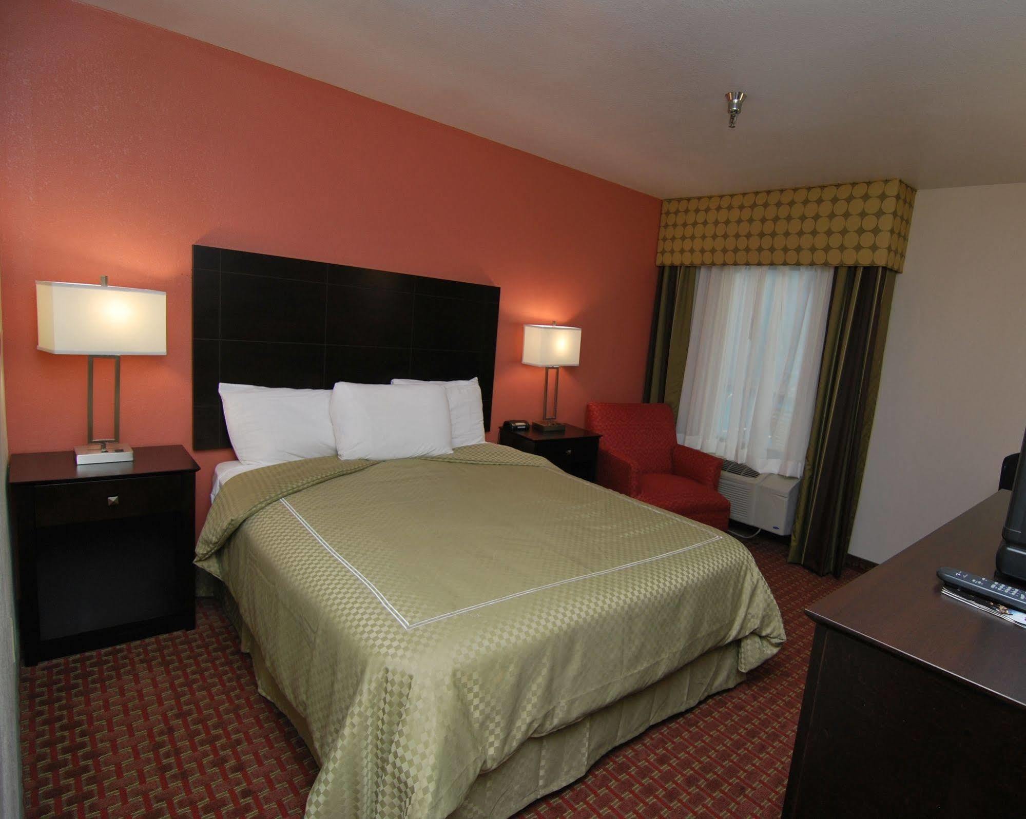 Americinn By Wyndham Johnston Des Moines Urbandale Esterno foto
