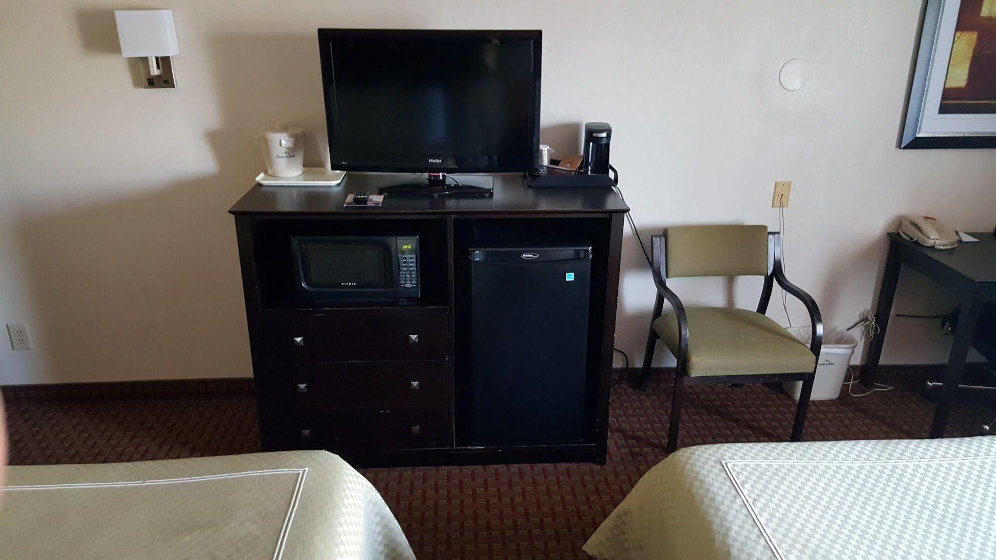 Americinn By Wyndham Johnston Des Moines Urbandale Esterno foto